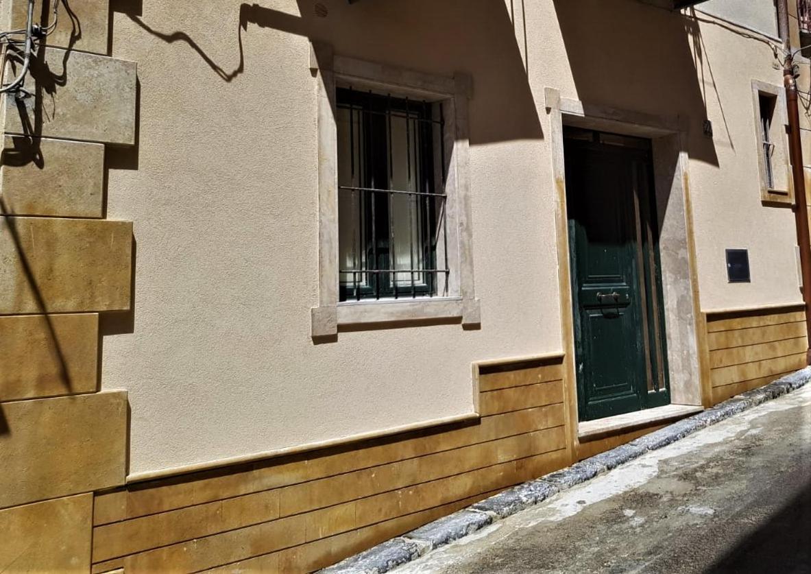 Casa Vacanze, In Centro Citta Caltanissetta Exterior foto